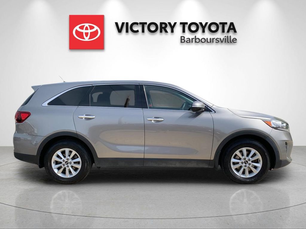 Used 2019 Kia Sorento FWD V6 image 6