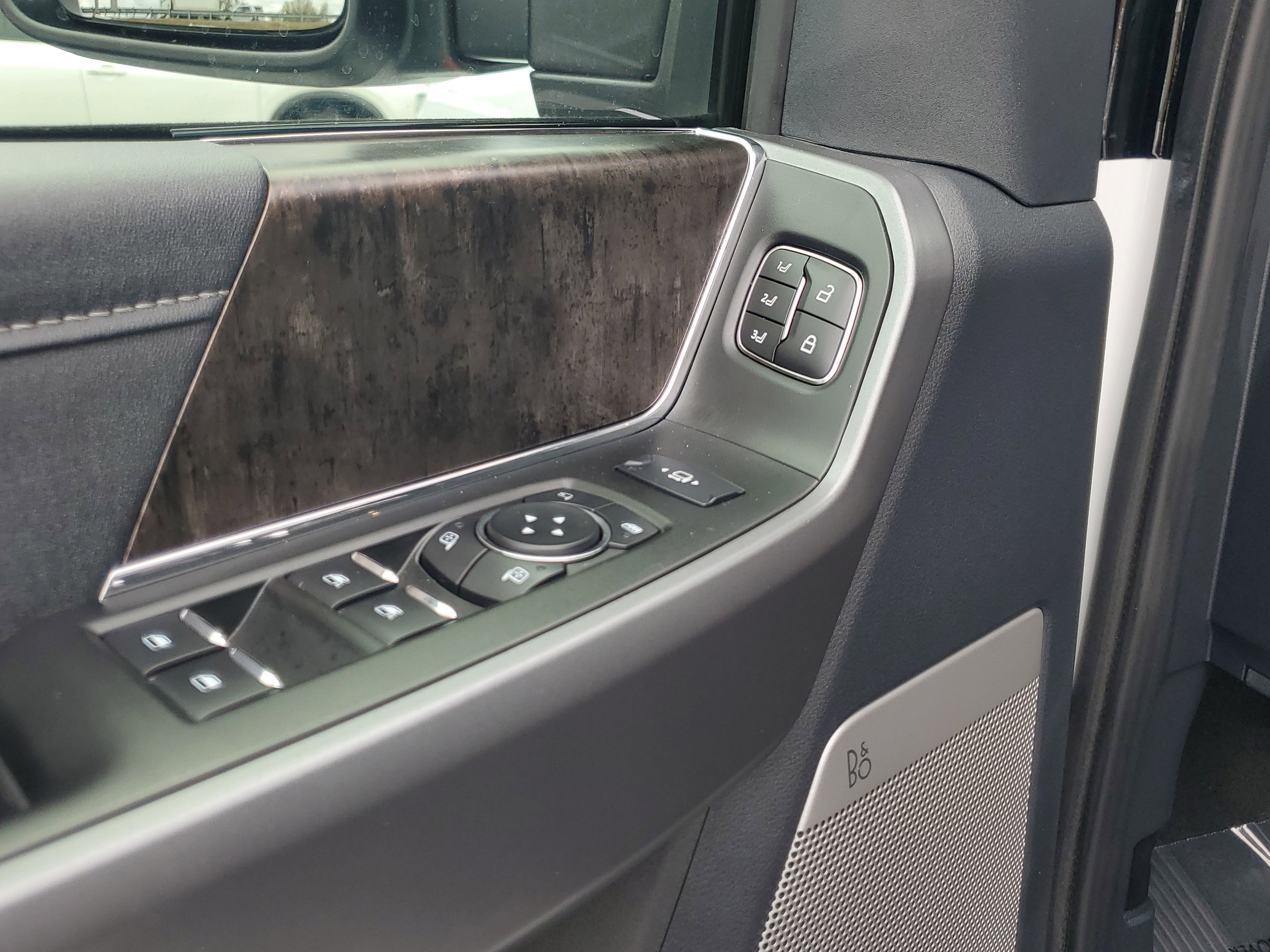 Used 2025 Ford F250 Lariat w/ Lariat Ultimate Package image 20