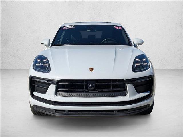 Used 2023 Porsche Macan Turbo image 2