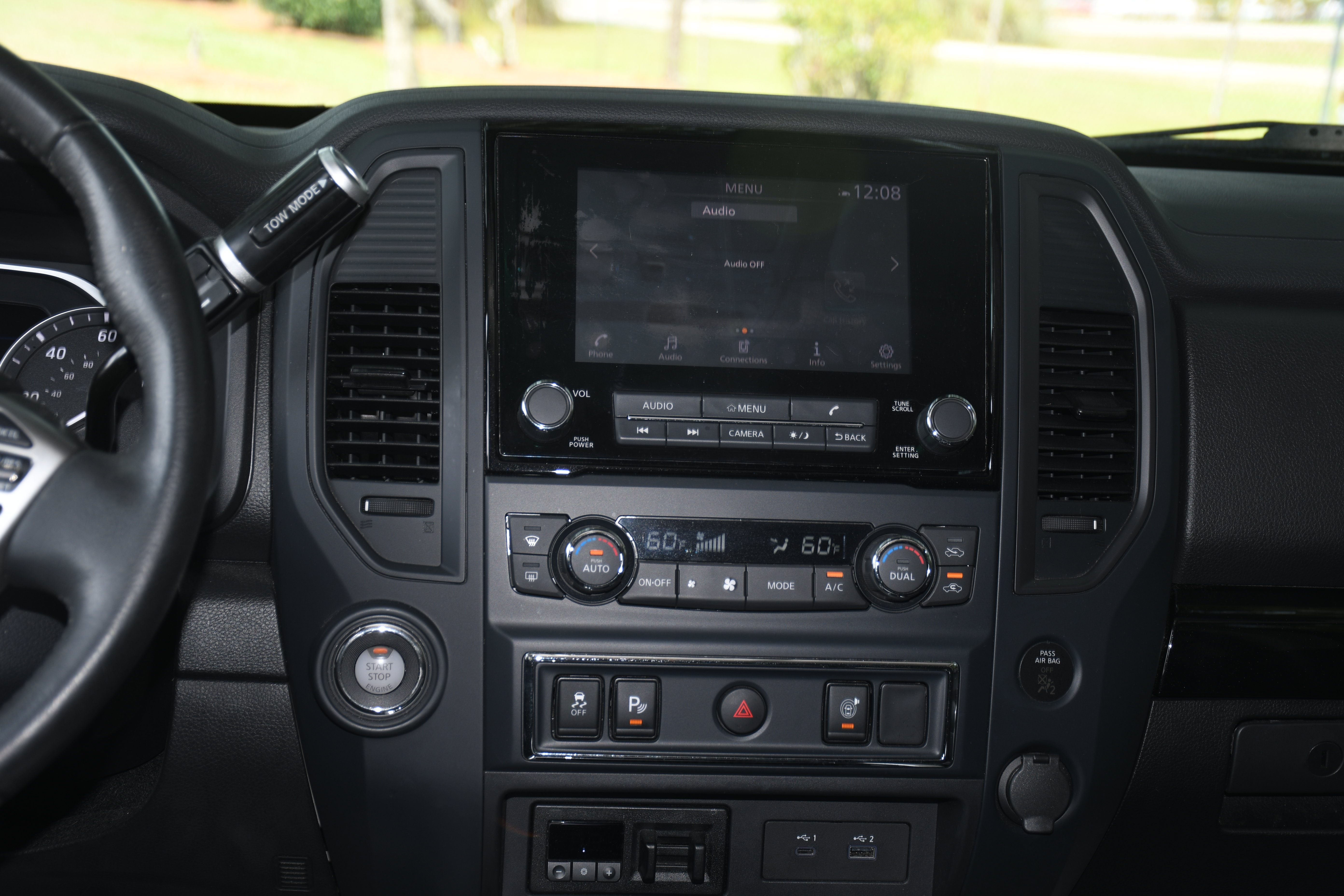 Used 2023 Nissan Titan SV w/ SV Convenience Package RWD image 16