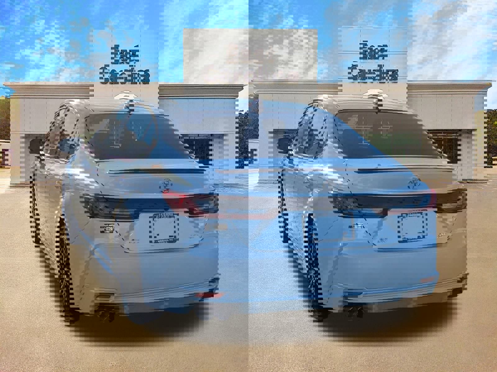 Used 2025 Toyota Camry image 5