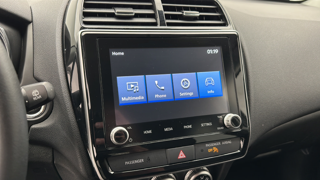Used 2025 Mitsubishi Outlander Sport SE AWD/4WD image 17