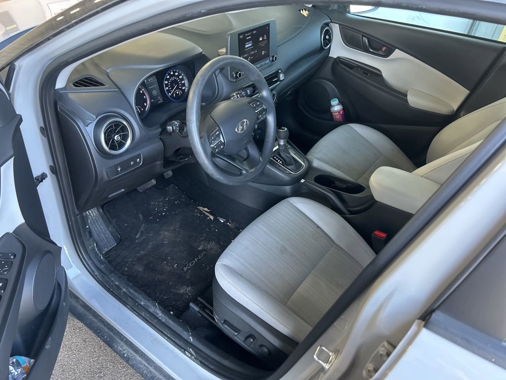 Used 2023 Hyundai Kona SEL image 2