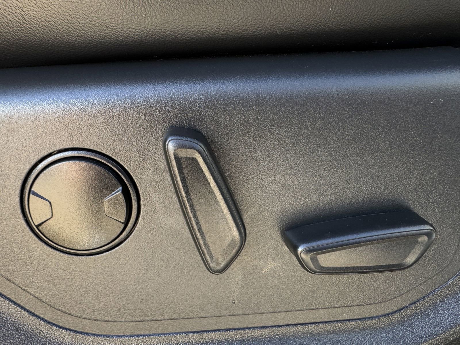 Used 2024 Ford Expedition XLT image 28