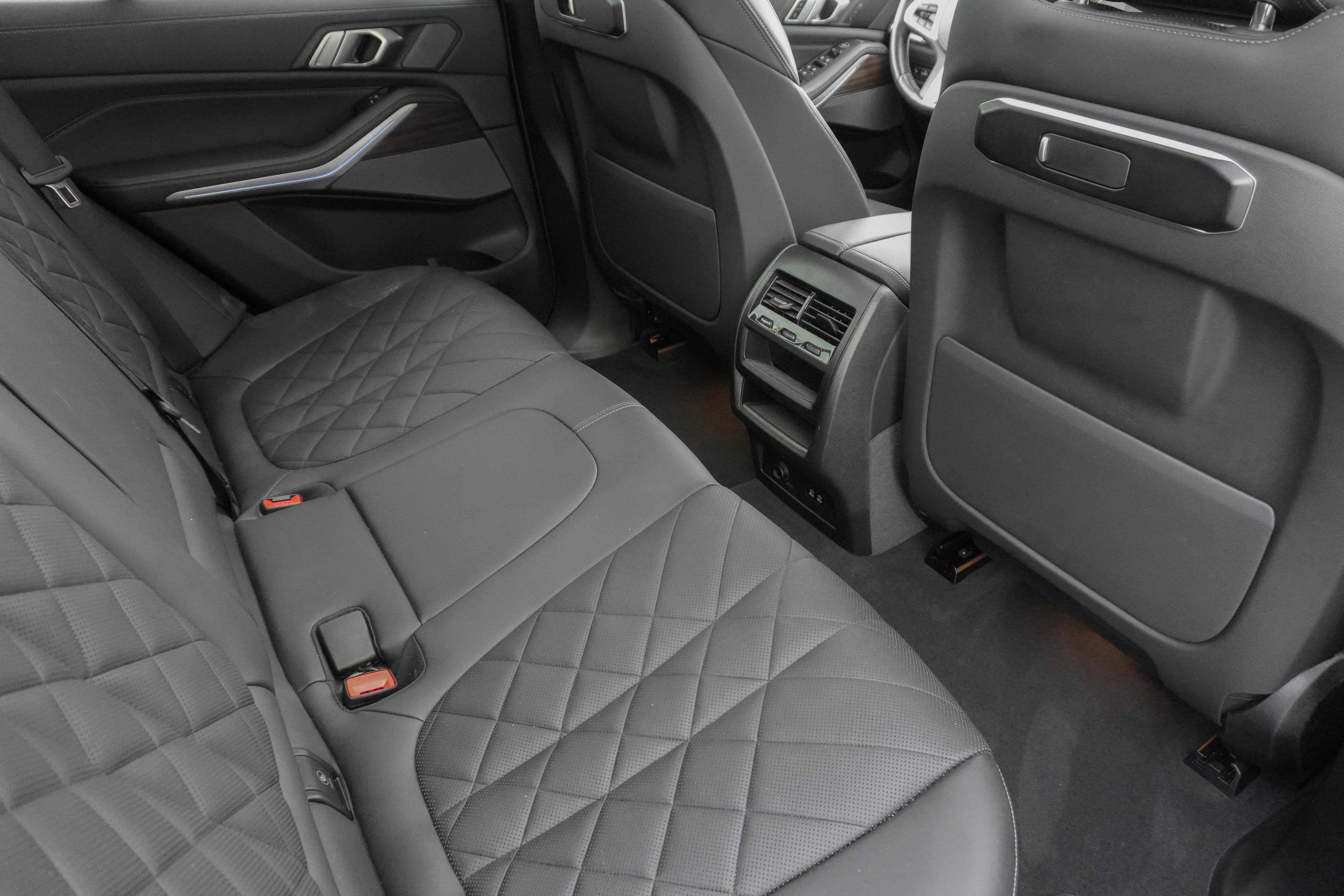 Certified 2024 BMW X5 sDrive40i w/ M Sport Package image 32