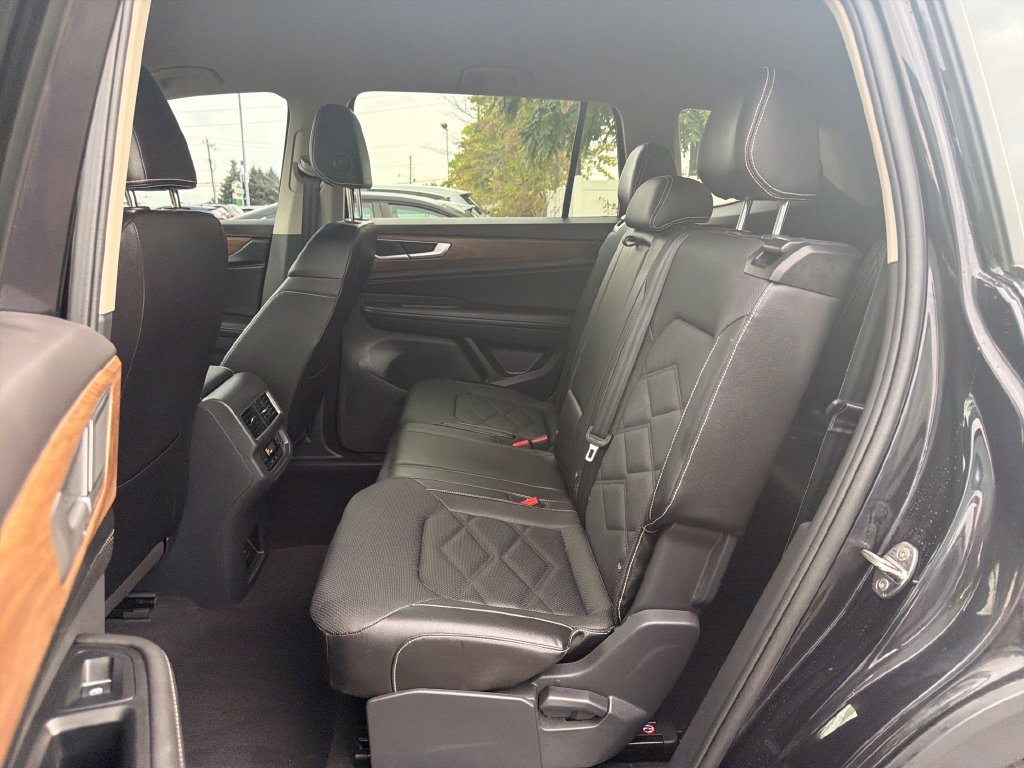 Used 2024 Volkswagen Atlas SE FWD image 24