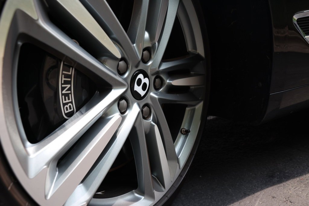 Used 2024 Bentley Continental GT image 32