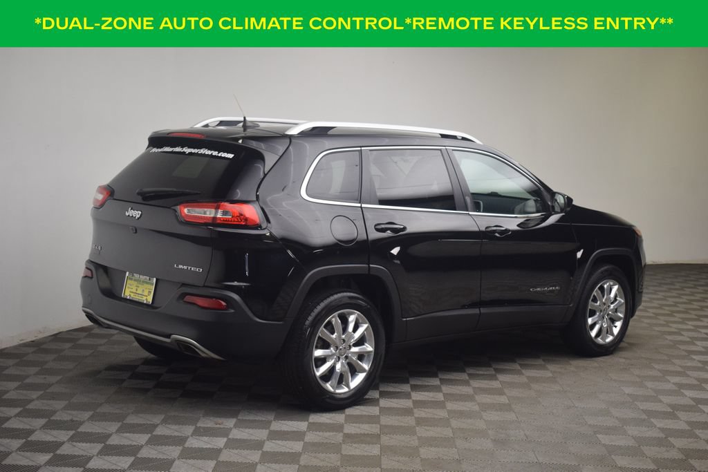 Used 2017 Jeep Cherokee Limited AWD/4WD image 7