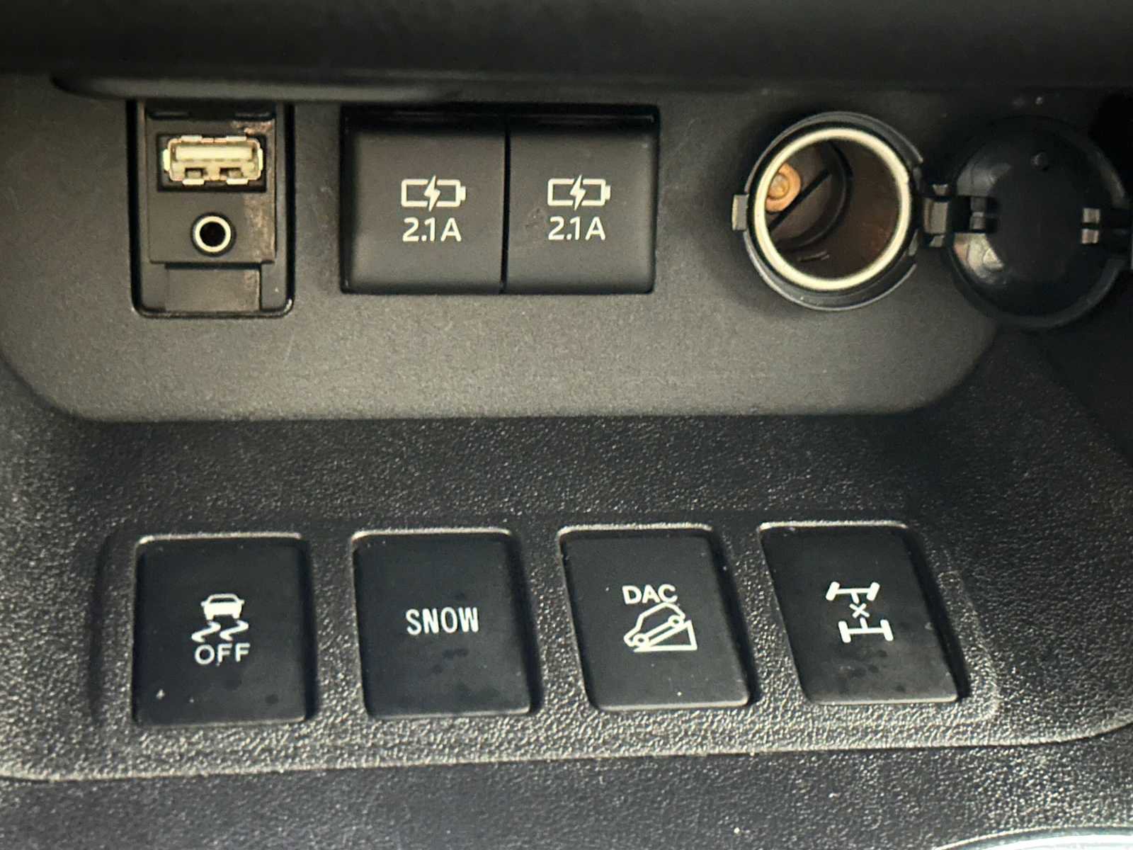 Used 2018 Toyota Highlander LE image 15