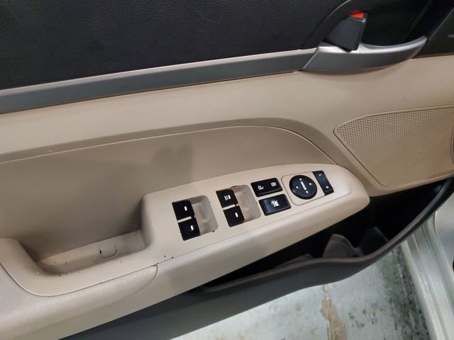 Used 2017 Hyundai Elantra SE image 11