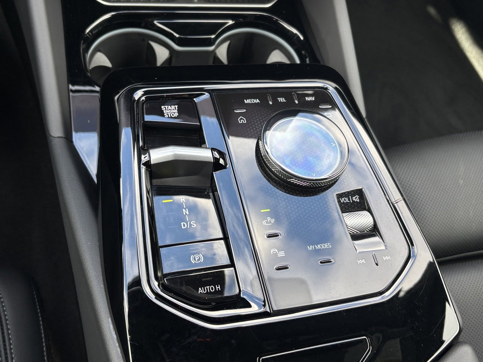 Used 2025 BMW 530i xDrive image 26