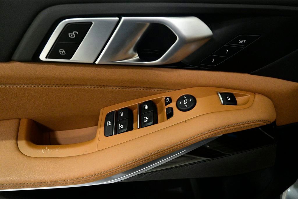 Used 2025 BMW X5 xDrive40i w/ Premium Package image 18