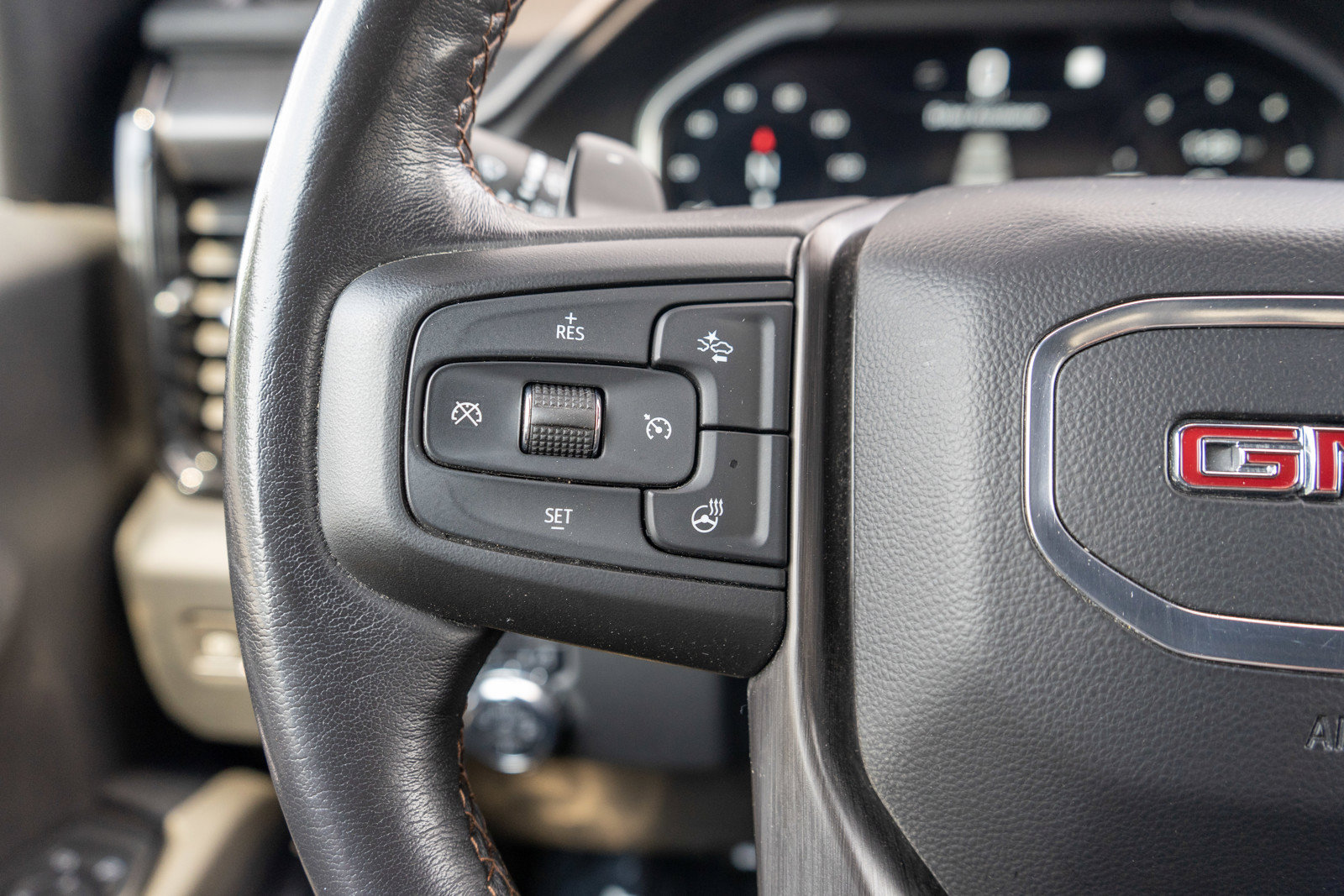 Used 2023 GMC Sierra 1500 AT4 w/ Technology Package AWD/4WD image 26