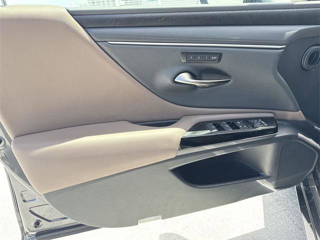 Certified 2024 Lexus ES 350 w/ Premium Package image 13