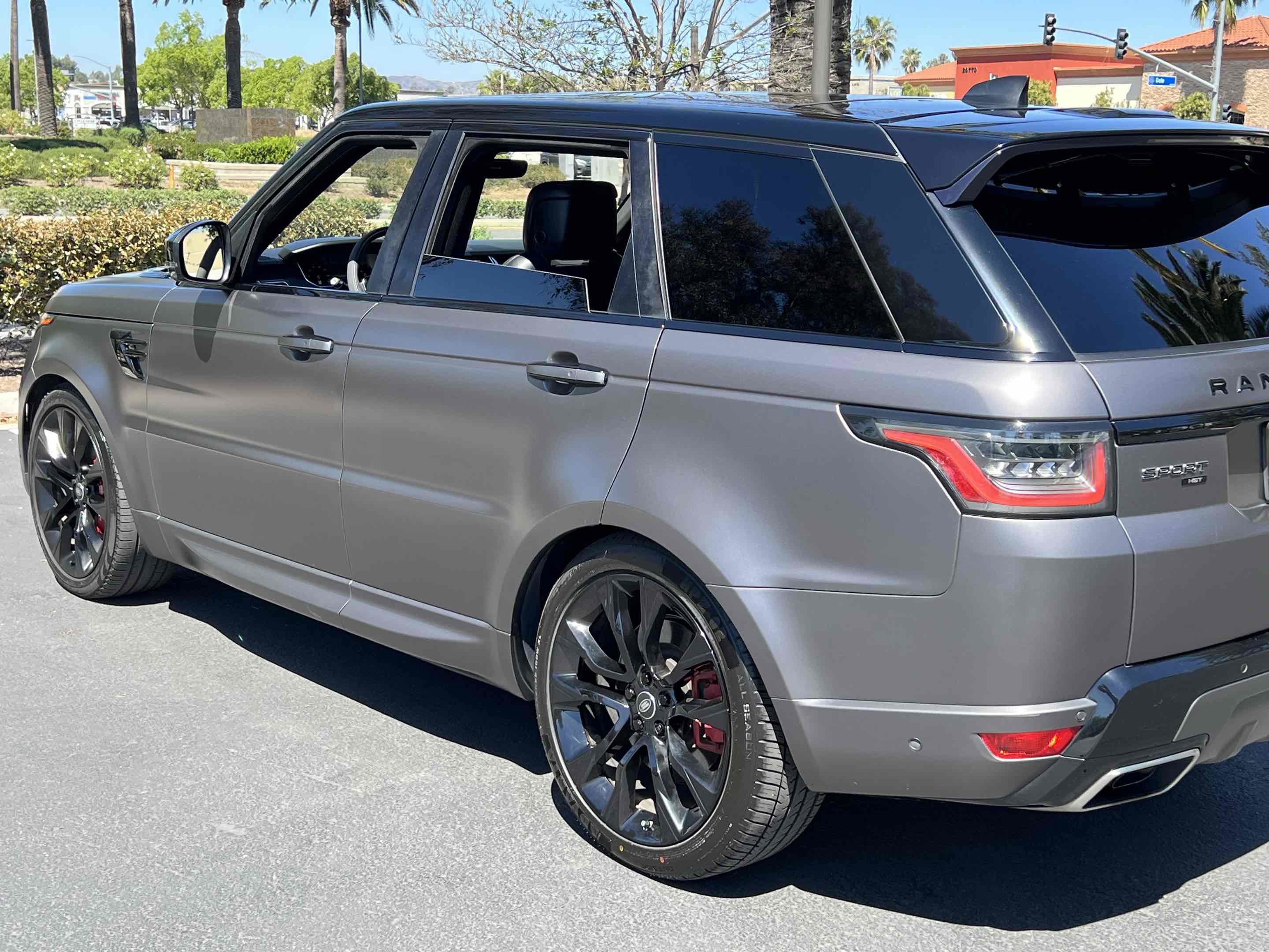 Used 2020 Land Rover Range Rover Sport HST image 46