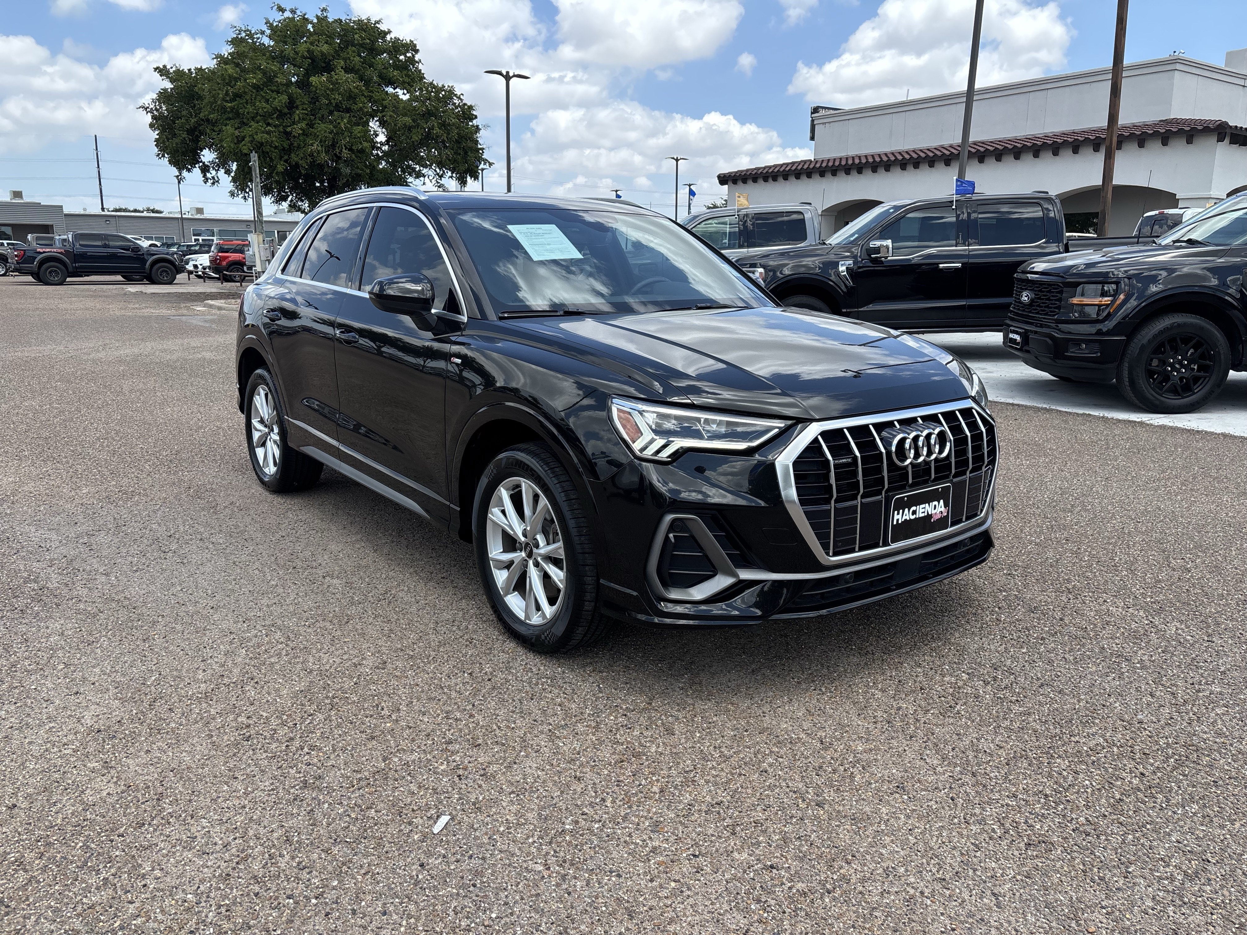 Used 2022 Audi Q3 2.0T Premium Plus w/ Premium Plus Package AWD/4WD image 5