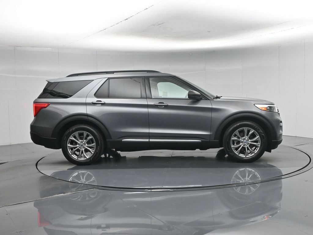 Certified 2021 Ford Explorer XLT w/ Equipment Group 202A RWD image 31