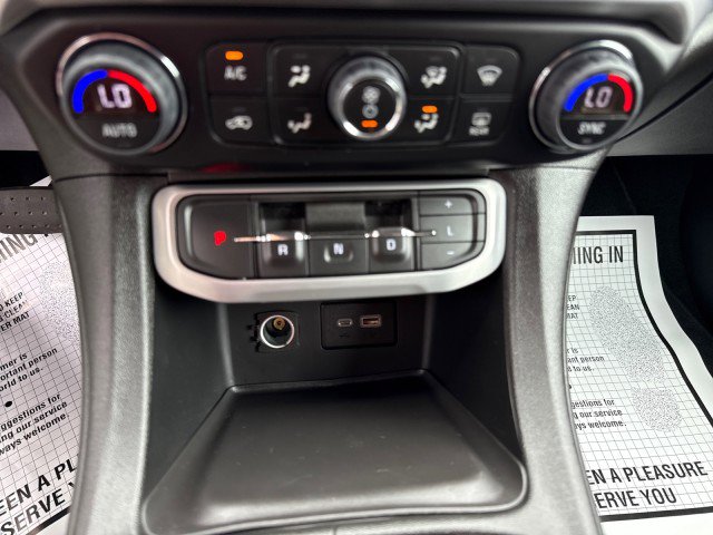 Used 2023 GMC Acadia SLE w/ Driver Convenience Package image 21