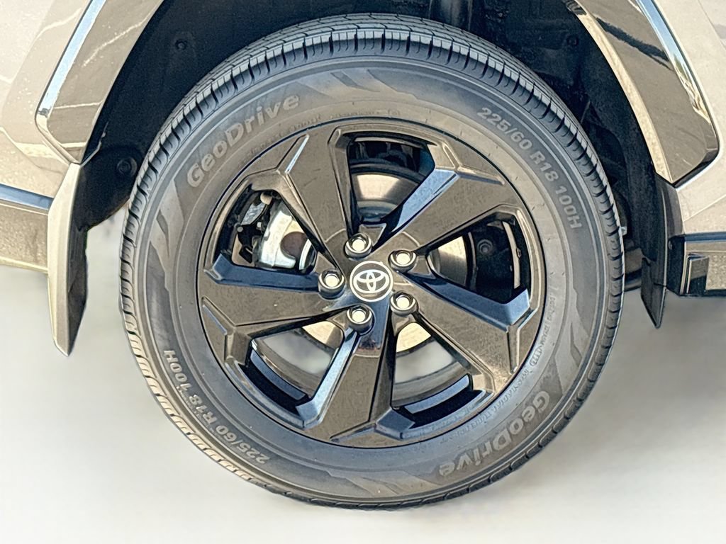 Used 2020 Toyota RAV4 XSE w/ XSE Grade Weather Package AWD/4WD image 33