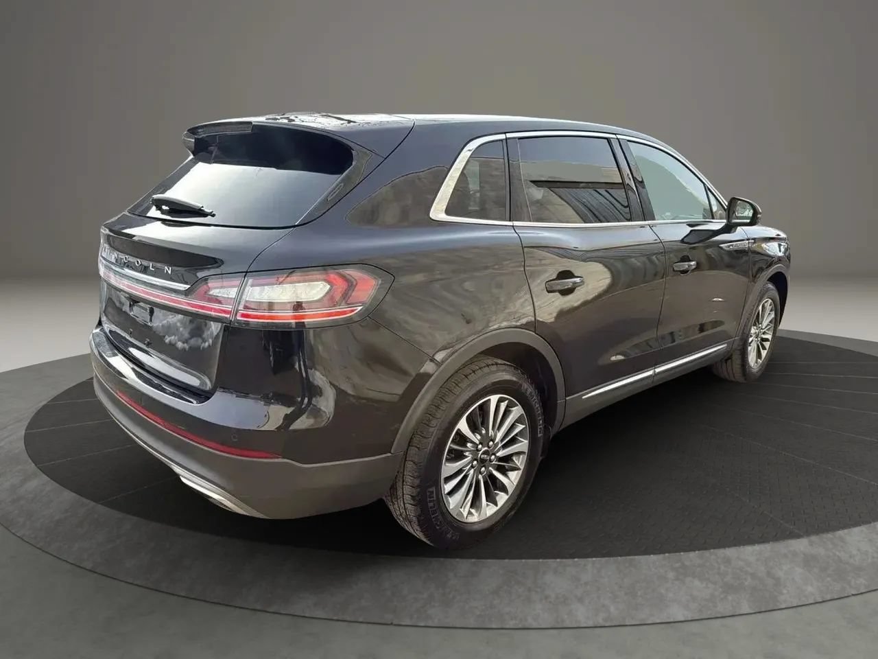 Used 2021 Lincoln Nautilus Reserve FWD image 6