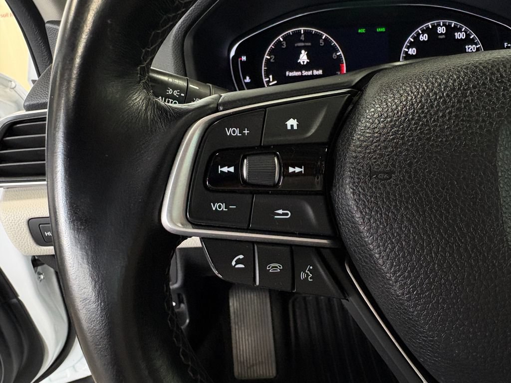 Used 2018 Honda Accord Touring image 16
