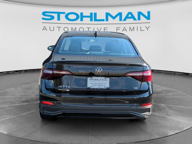 Certified 2023 Volkswagen Jetta SE w/ Panoramic Sunroof Package FWD image 6