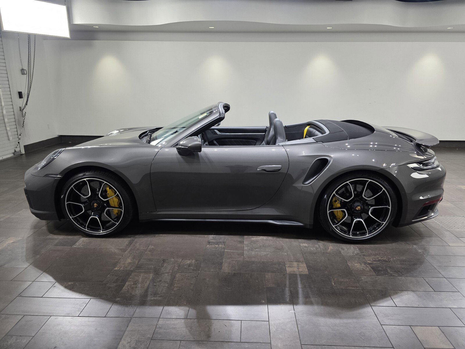 Used 2023 Porsche 911 Turbo S image 3