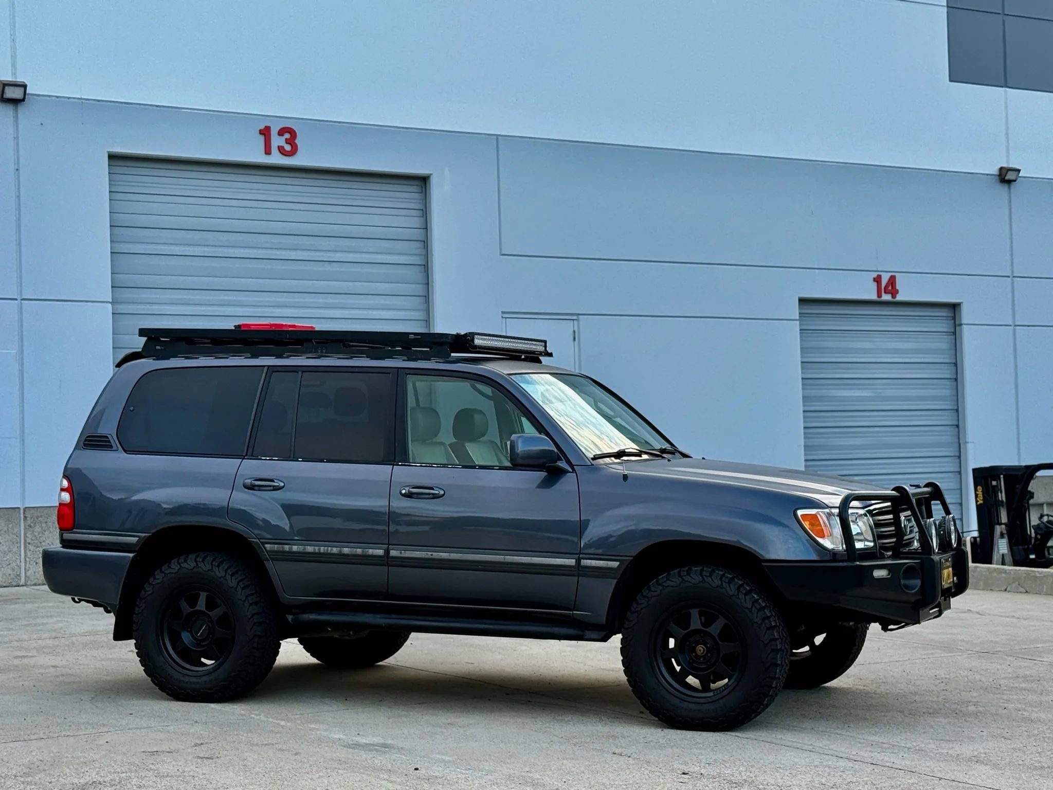 Used 2004 Toyota Land Cruiser image 36