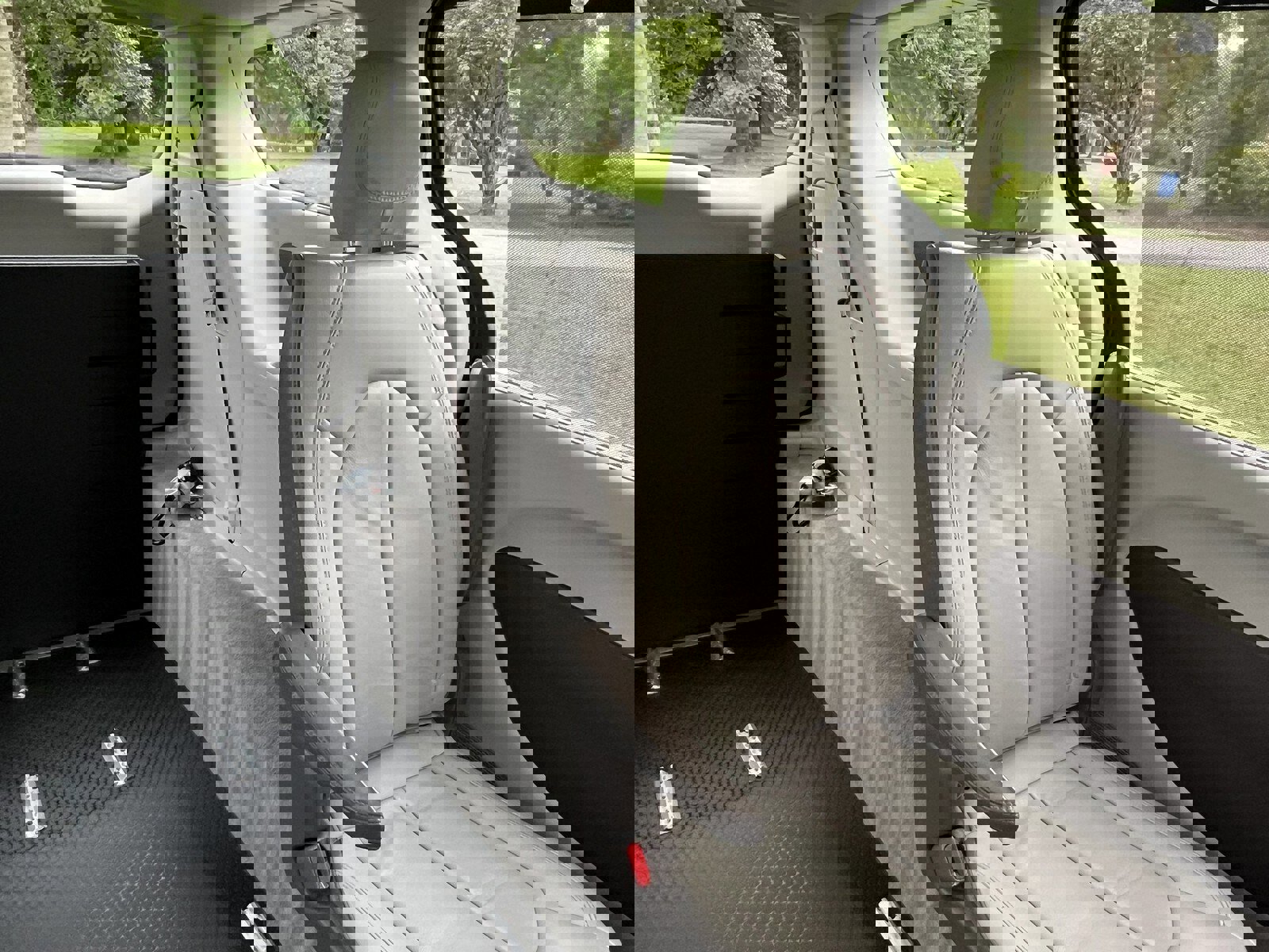 Used 2017 Chrysler Pacifica Touring-L w/ Tire & Wheel Group image 19