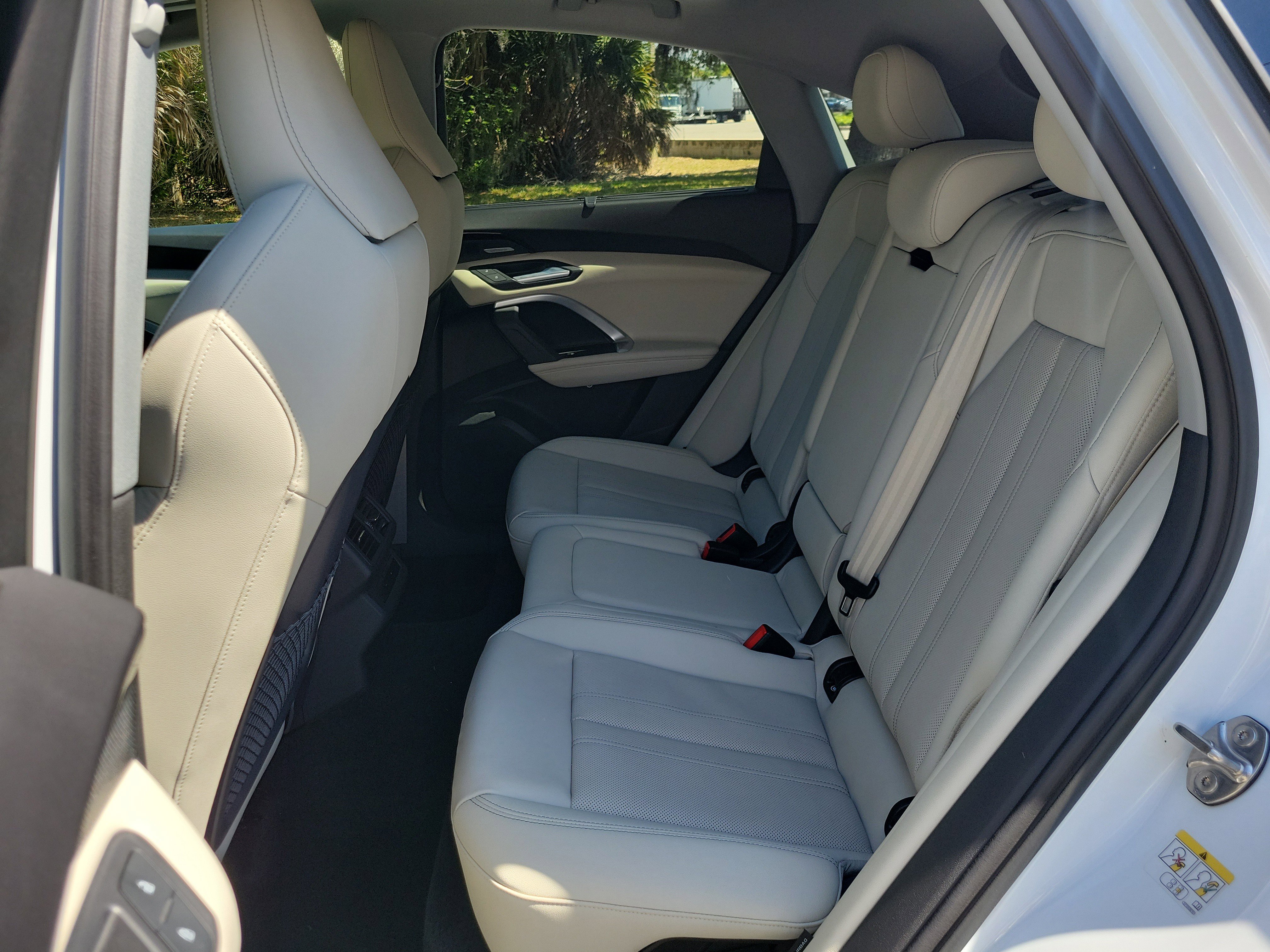 Used 2025 Audi Q5 Premium Plus w/ Premium Plus image 17