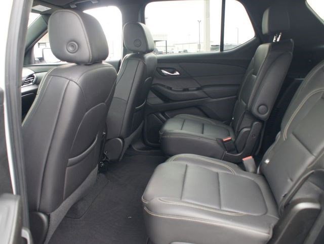 Used 2023 Chevrolet Traverse LT image 14