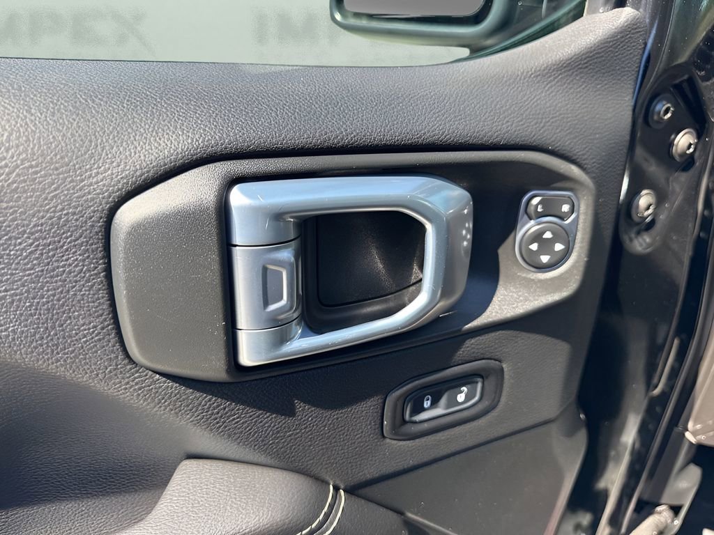 Used 2021 Jeep Wrangler Unlimited Sahara w/ Cold Weather Group image 26