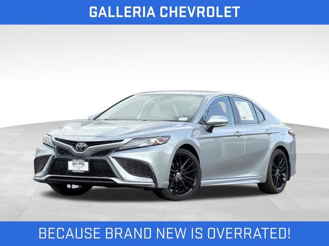 Used 2022 Toyota Camry XSE FWD image 1