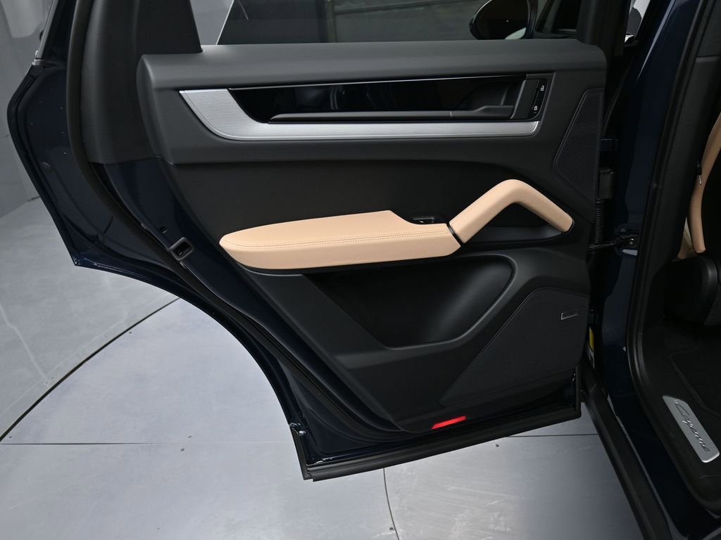 New 2026 Porsche Cayenne image 22