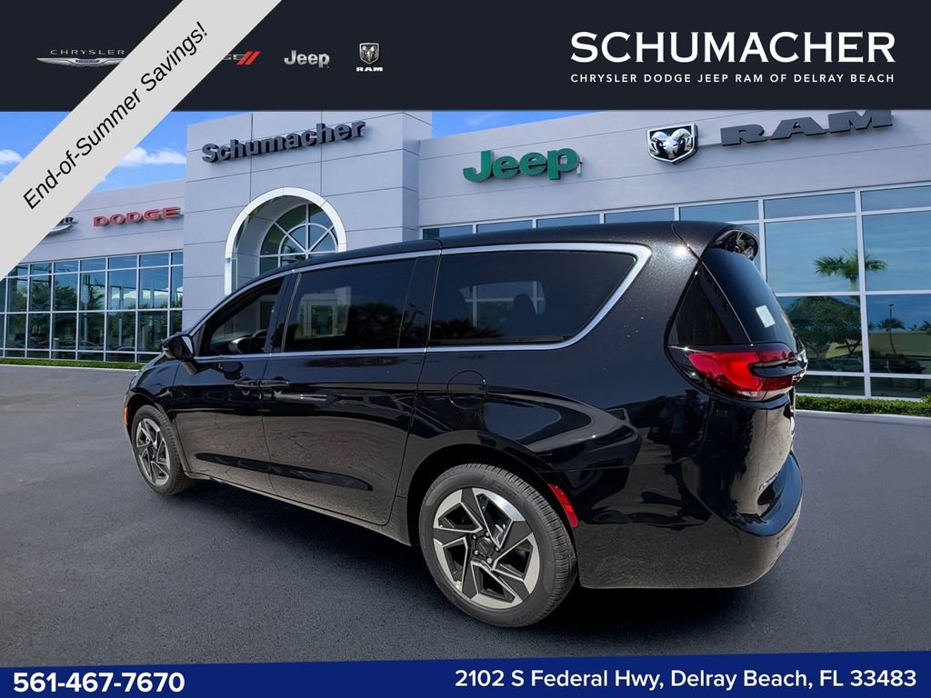 New 2027 Chrysler Pacifica Limited AWD/4WD image 5
