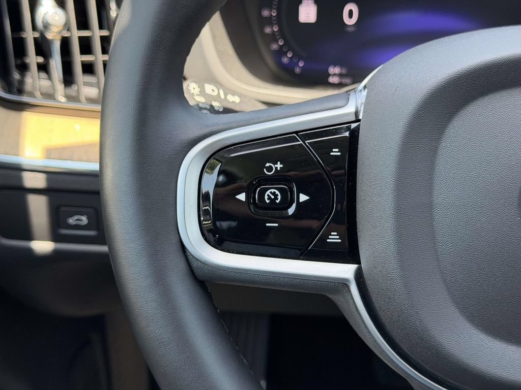 New 2026 Volvo XC60 B5 Plus w/ Protection Package Premier AWD/4WD image 8