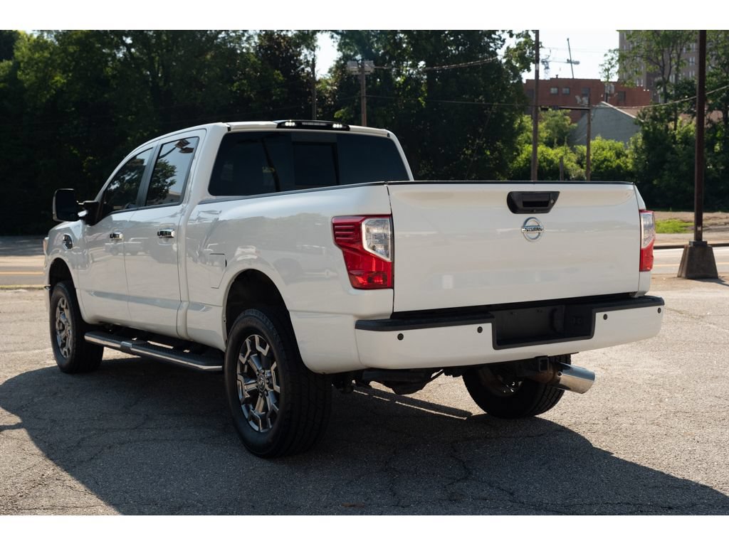 Used 2019 Nissan Titan SV w/ SV Convenience Package AWD/4WD image 6
