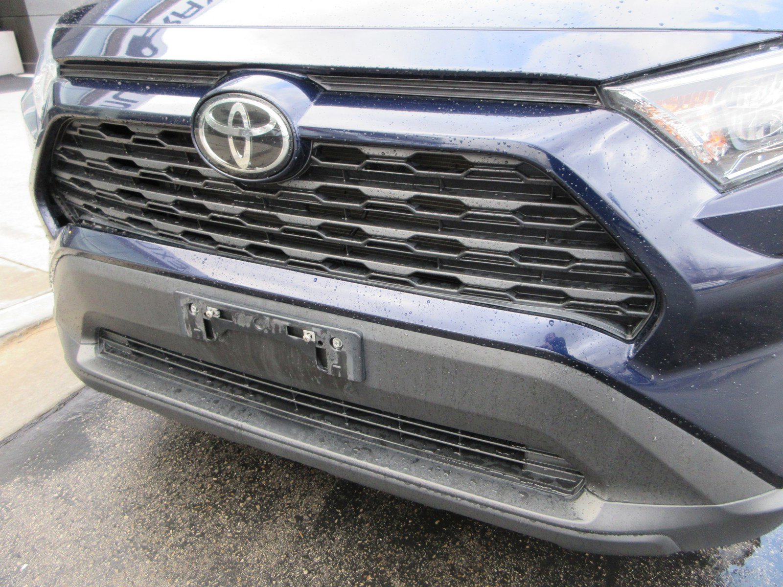 Used 2021 Toyota RAV4 XLE Premium image 16