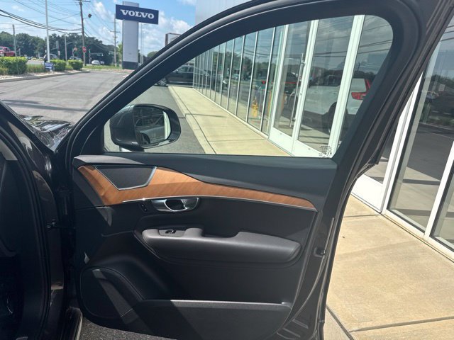 Certified 2024 Volvo XC90 B5 Plus AWD/4WD image 14
