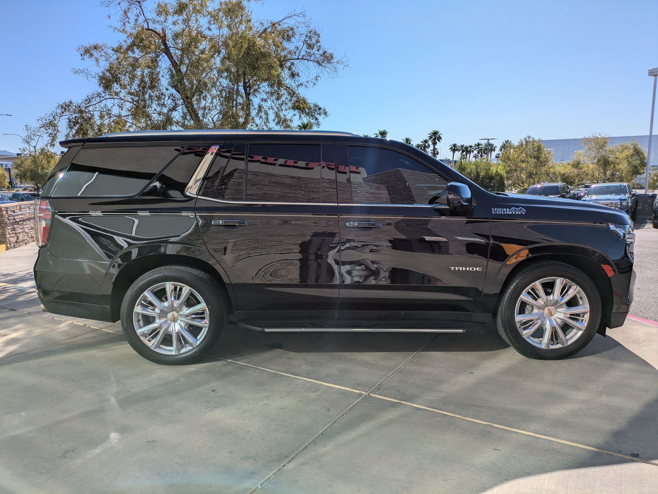 Used 2024 Chevrolet Tahoe High Country w/ Advanced Technology Package AWD/4WD image 6
