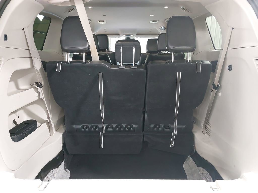 Used 2024 Chrysler Pacifica Touring-L FWD image 12