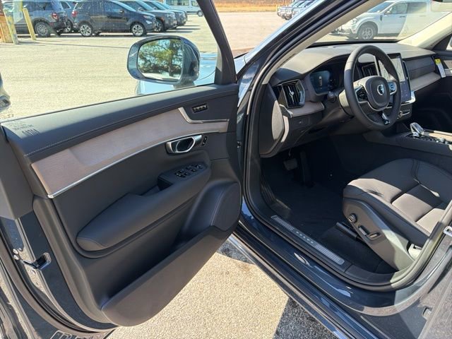 New 2026 Volvo XC90 B5 Core w/ Protection Package Premier AWD/4WD image 14