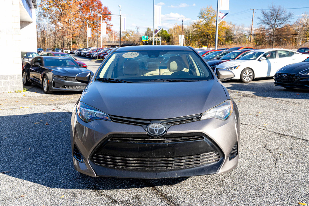 Used 2018 Toyota Corolla LE w/ Carpet Mat Package (TMS) image 2