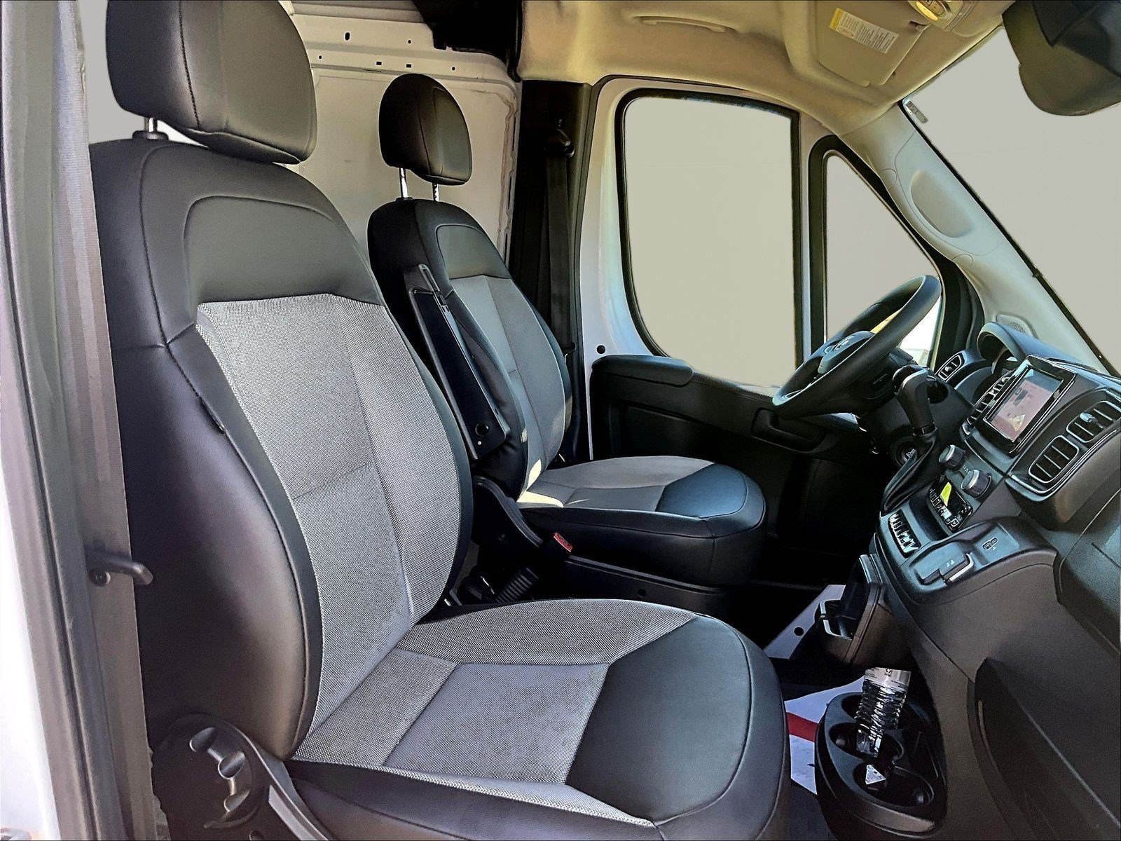 Used 2025 RAM ProMaster 2500 w/ Convenience Group FWD image 26
