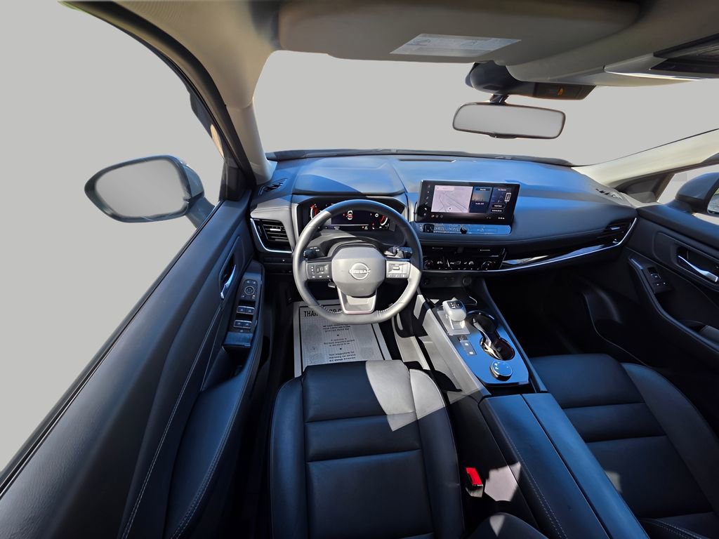 Used 2025 Nissan Rogue SL AWD/4WD image 15