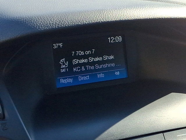 Used 2018 Ford Focus SE w/ SE Appearance Package image 15