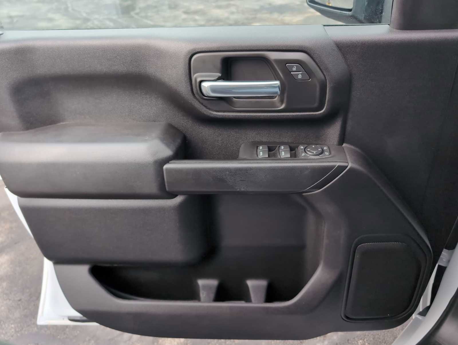 Used 2025 Chevrolet Silverado 2500 Custom w/ Custom Value Package image 21