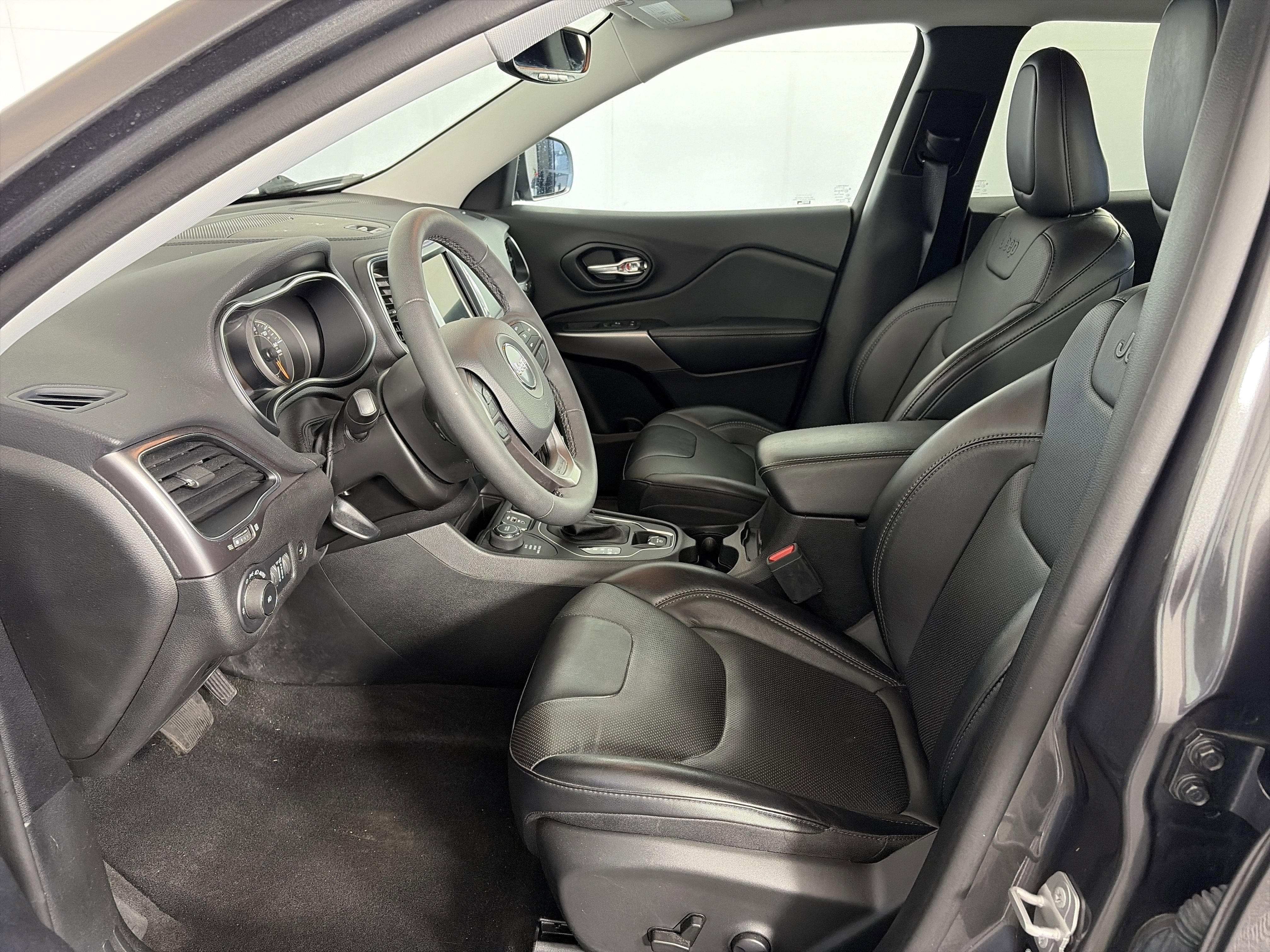 Used 2022 Jeep Cherokee Latitude Lux AWD/4WD image 6