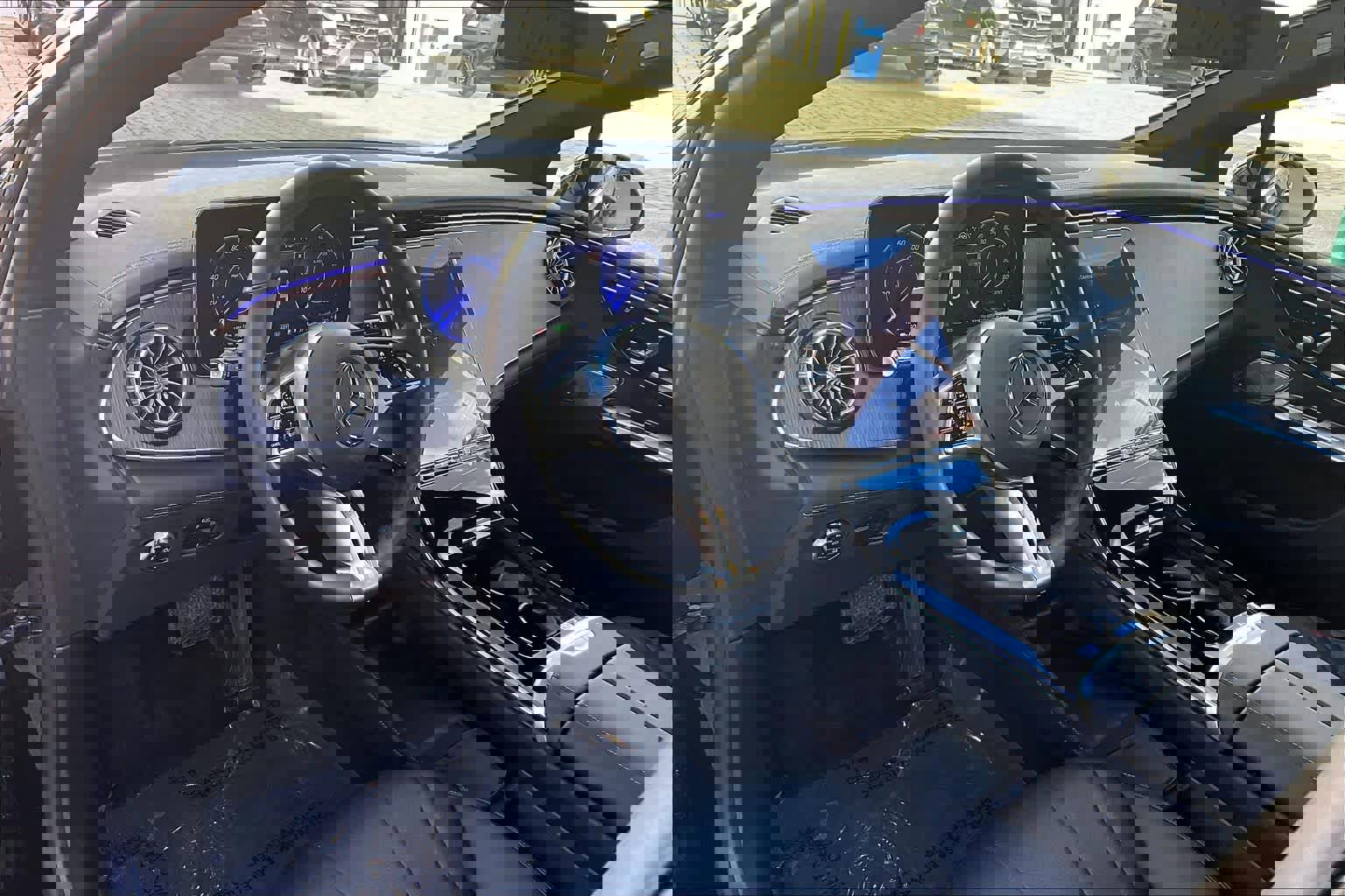 Used 2024 Mercedes-Benz EQE 350+ 4MATIC Sedan w/ Driver Assistance Package image 17