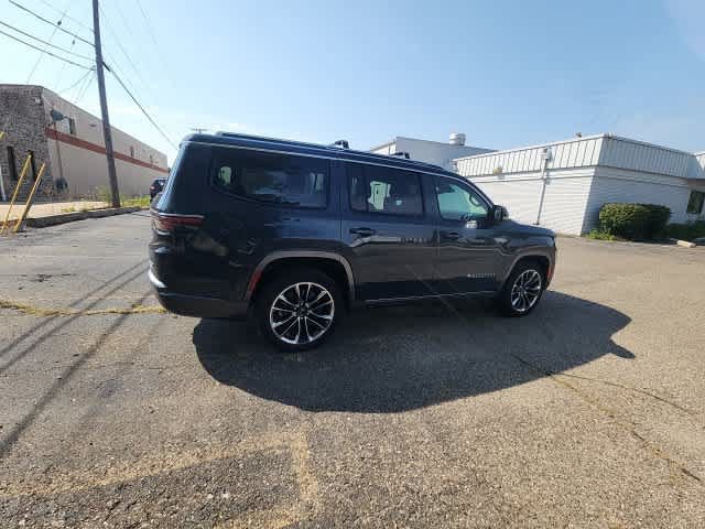 Used 2022 Jeep Wagoneer Series III w/ Premium Group I AWD/4WD image 11